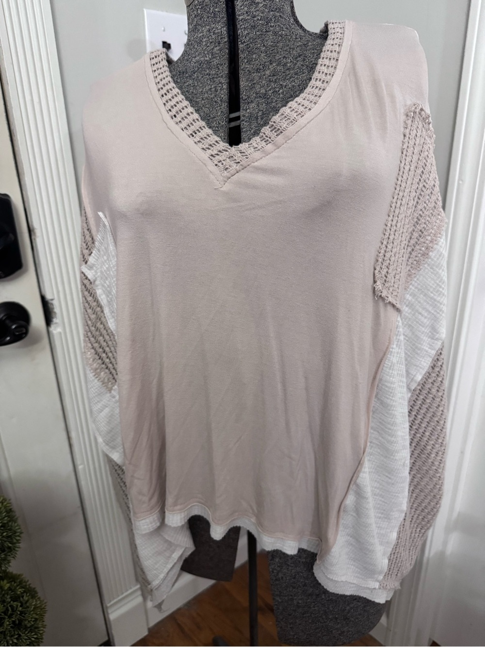 Women's POL Lightweight V-Neck Oversized Lace Trim and Textured - Taupe/White LG